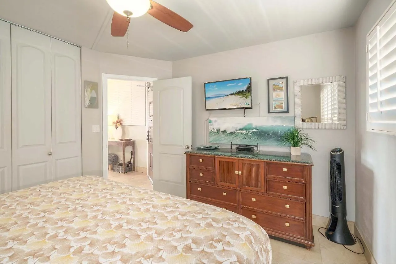 Kamaole Beach Royale 404 - Panoramic Ocean Views Kihei 0*,  United States